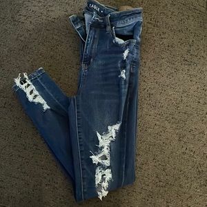American Eagle distressed skinny jeans. New without tags.